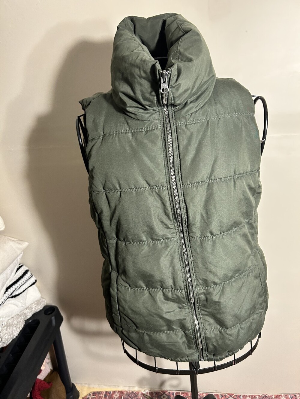 size medium womens outdoor wear coat green vest puffer